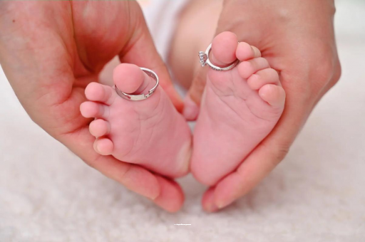 西藏宝宝发烧手心比额头烫